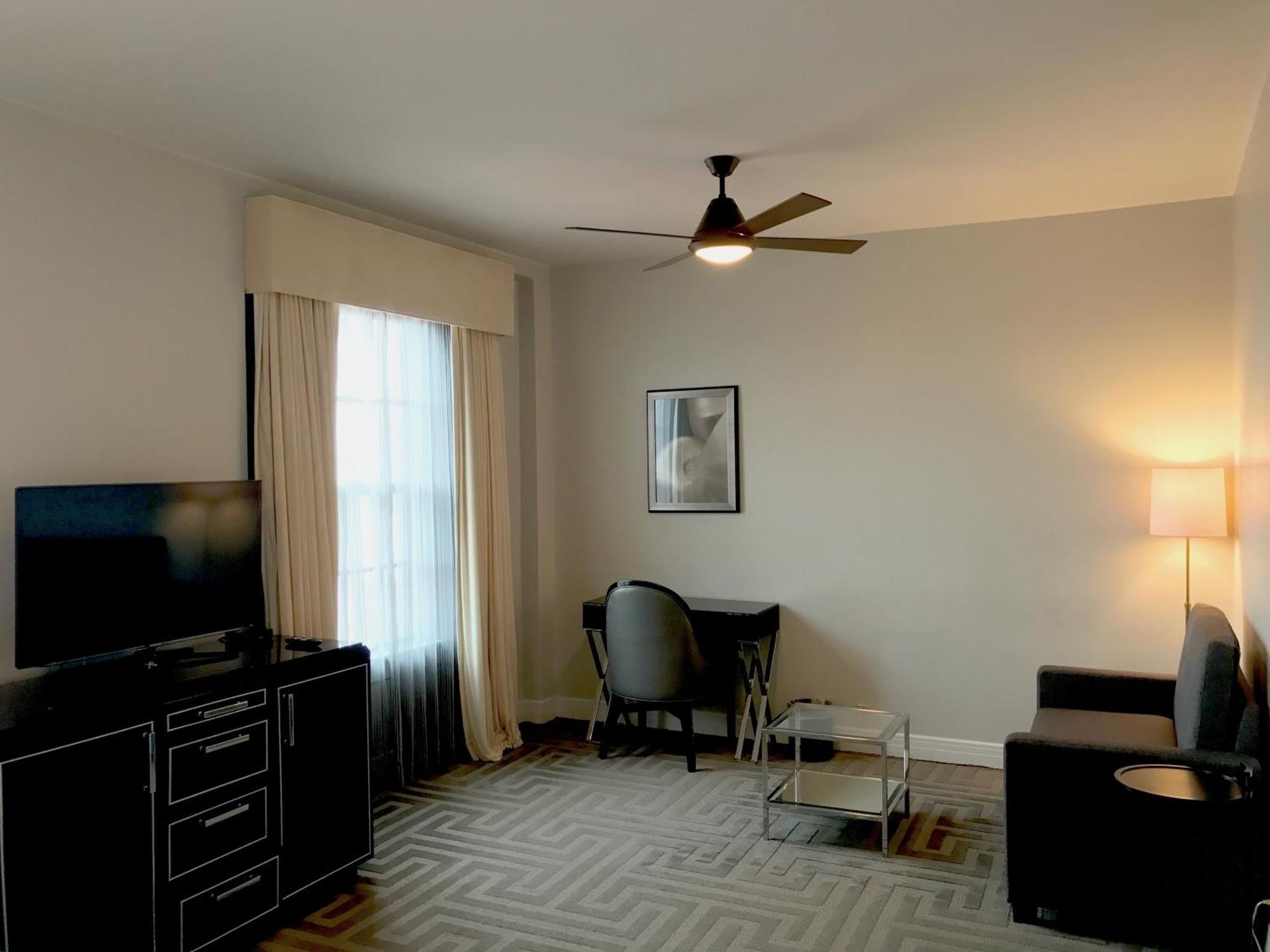 Superior Family Room,682888143:JPEG