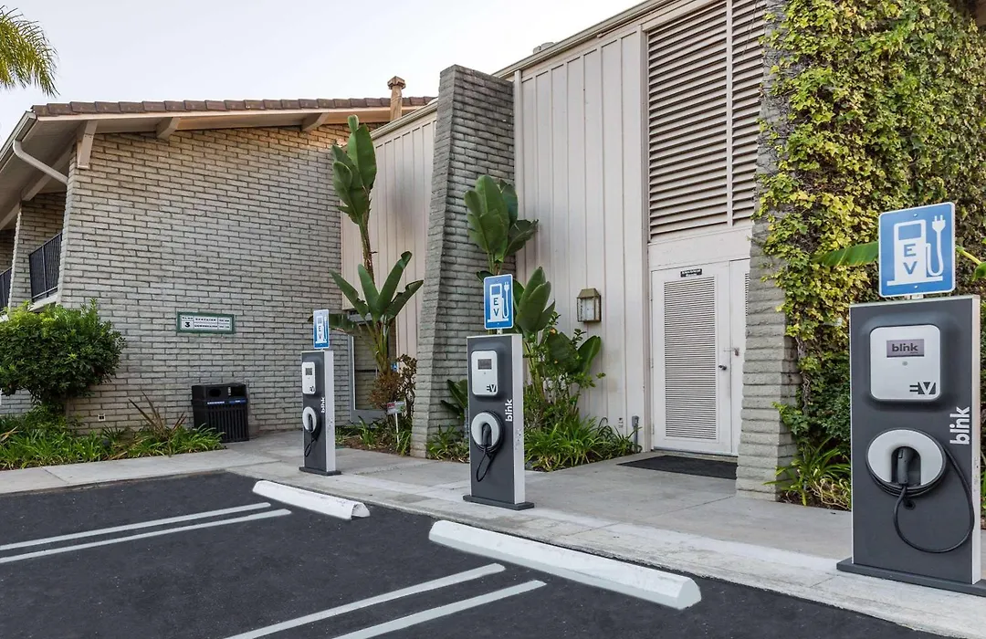 Ramada By Wyndham Santa Barbara-1