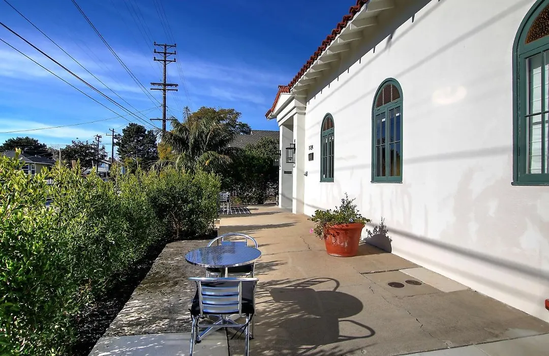 New! Villa Castillo 2 - Immaculate Luxury Studio In Downtown Santa Barbara-1