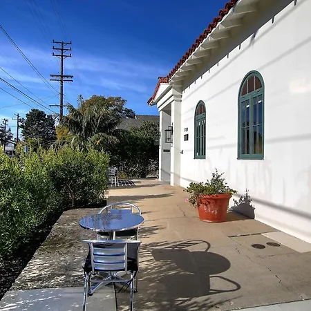 New! Villa Castillo 3 - Immaculate Studio In Downtown Santa Barbara-2